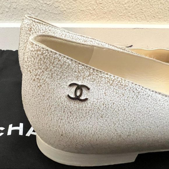 CHANEL 2014 White Distressed Leather Pointed Toe Ballet Flats Size 37 - Picture 7 of 11